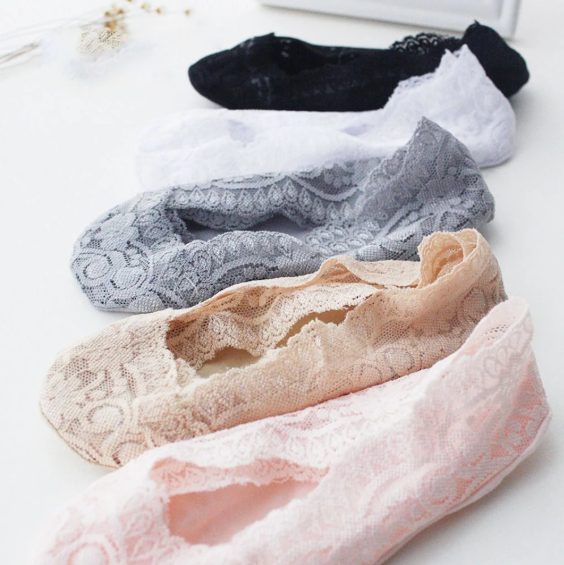 Lace Scalloped Socks