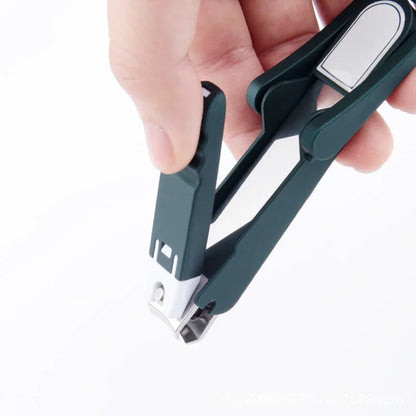 Nail Clipper with Magnifying Glass