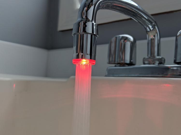 LED Faucet Changes Colors With Temperature